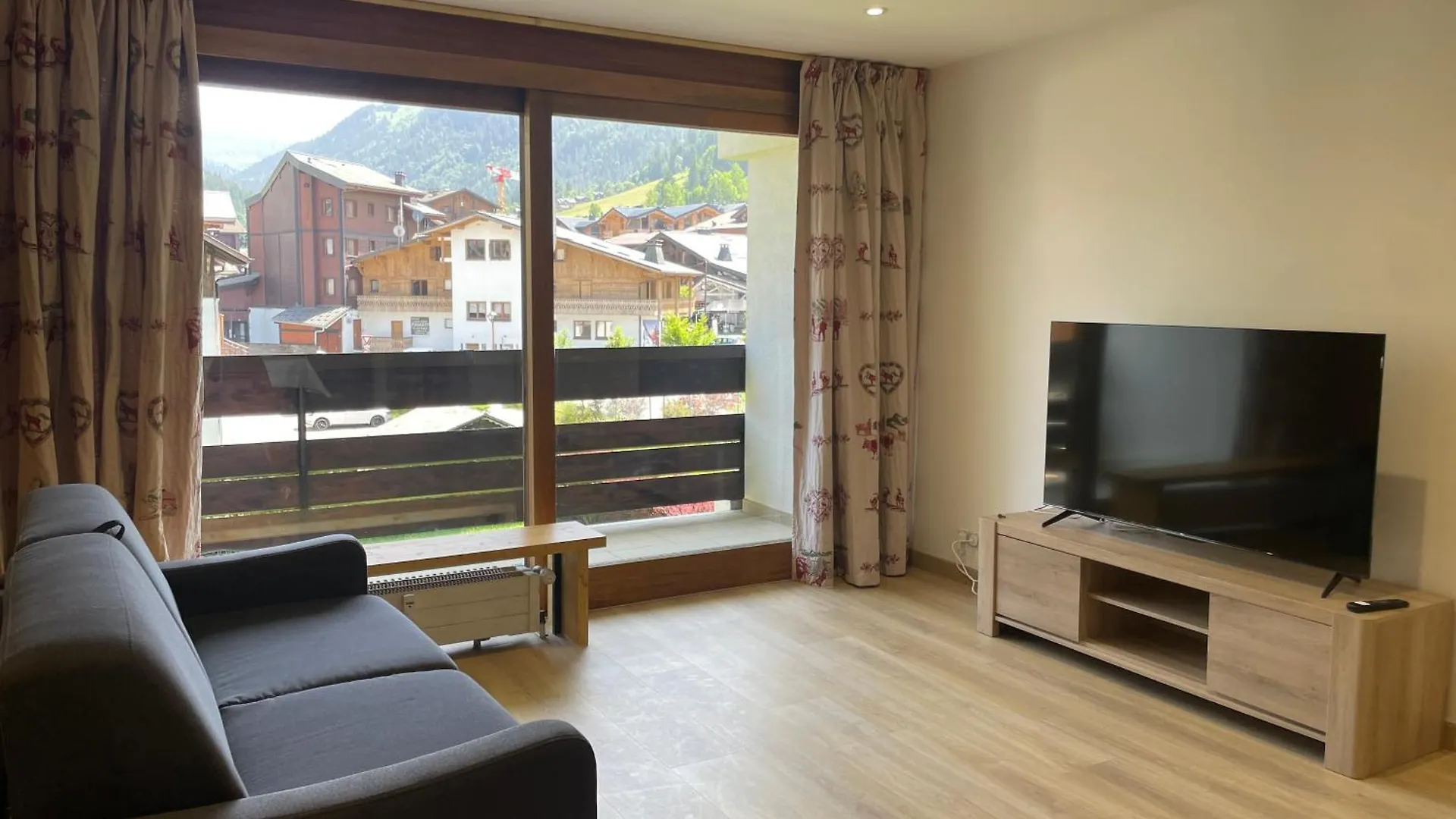 Chevruls A6 : Apt 2 Chambres Au Centre 莫尔济讷 公寓